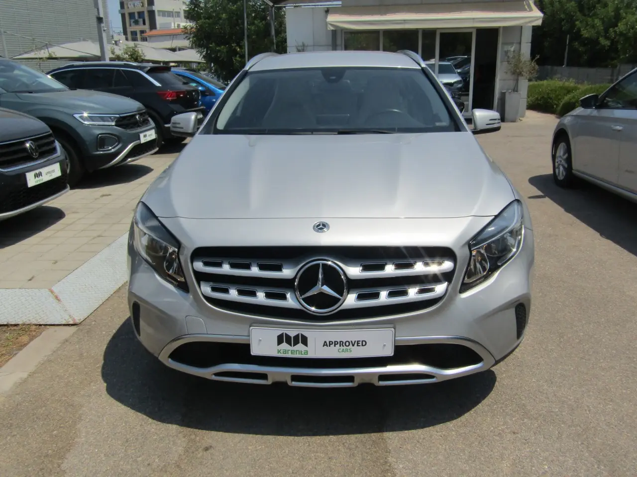 Mercedes-Benz GLA - View 3