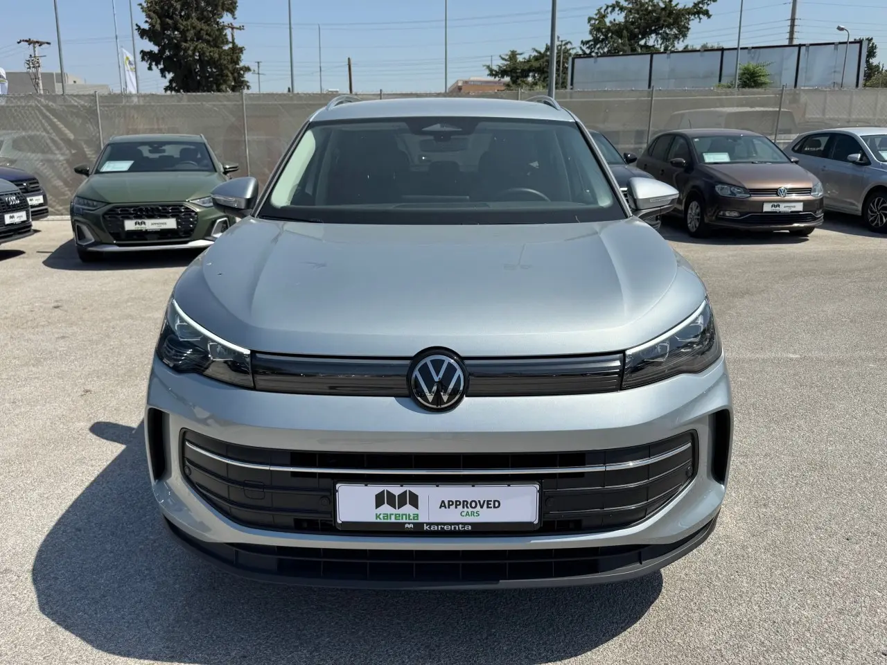 Volkswagen Tiguan - View 2