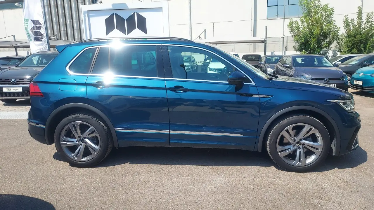 Volkswagen Tiguan - View 3