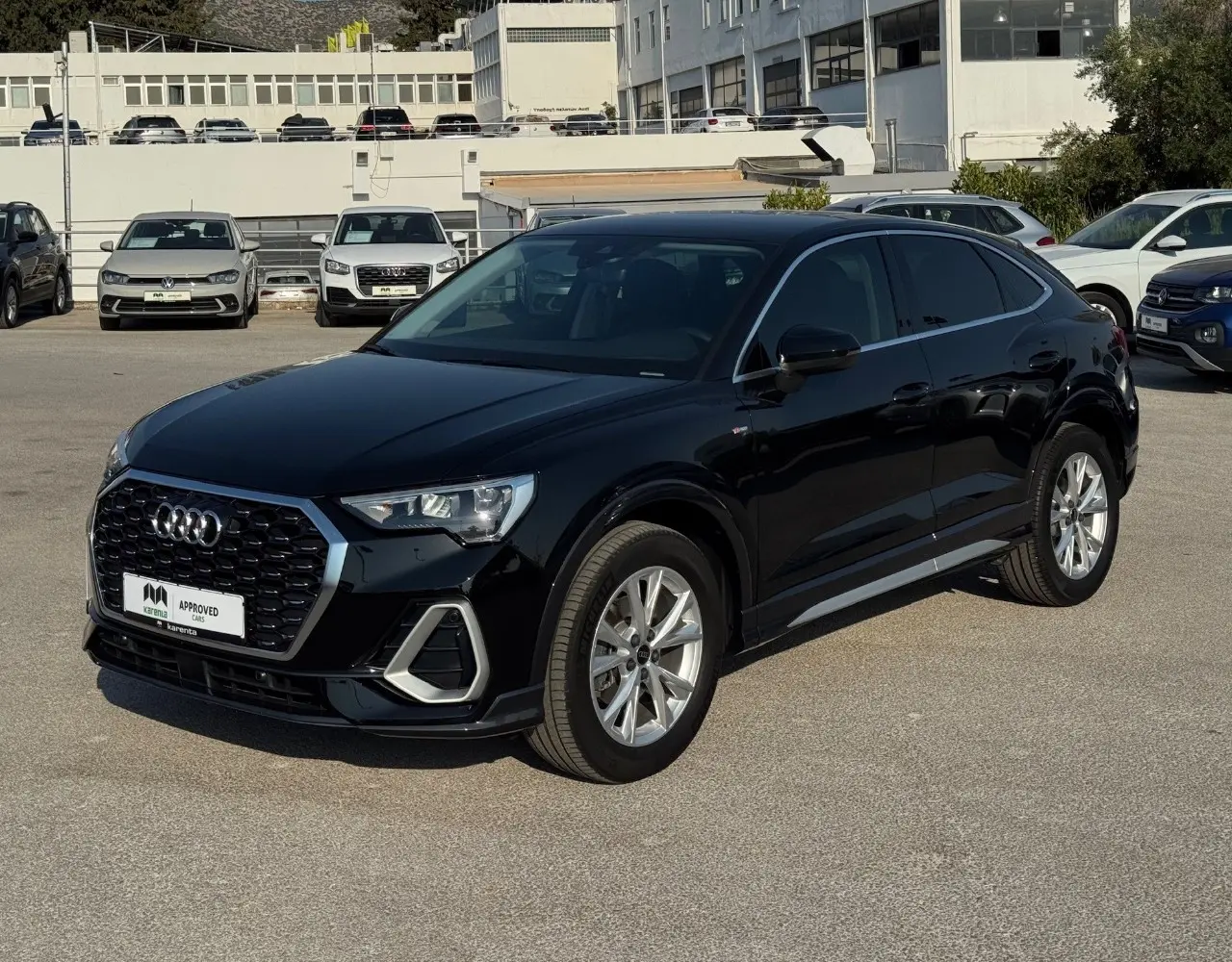 Audi Q3 - View 1