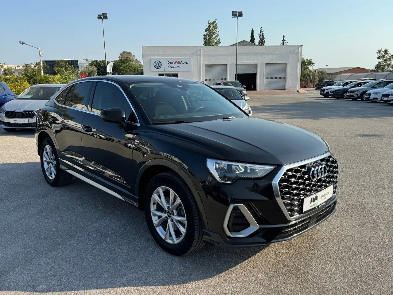 Audi Q3 - View 3