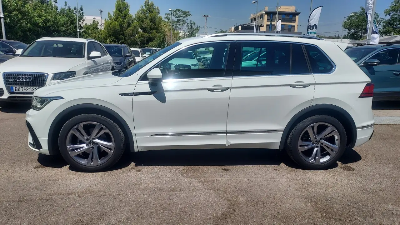 Volkswagen Tiguan - View 3