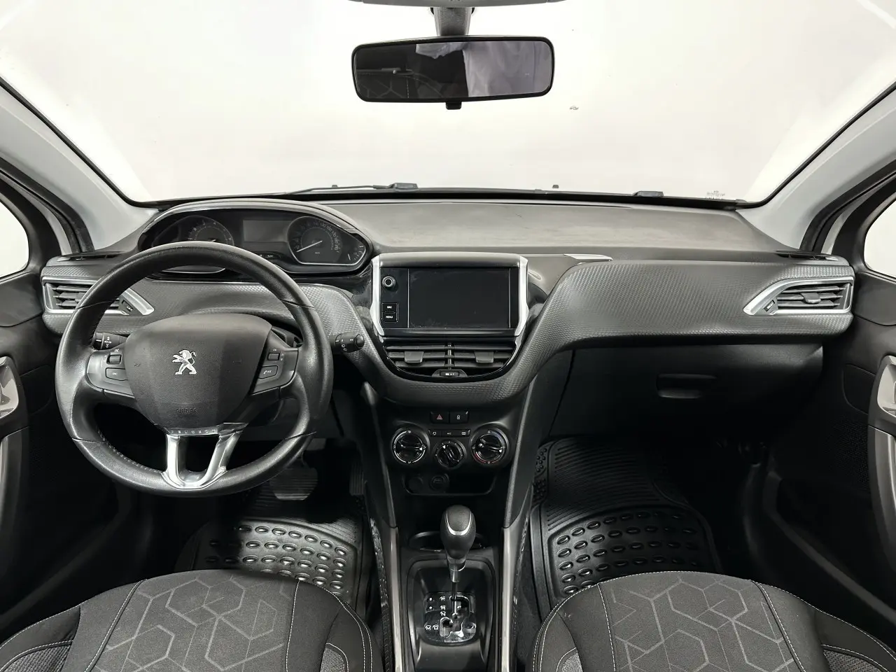 https://cdn.autoq.gr/websites/koilakos.gr/images/vehicles/1374/21223.jpg