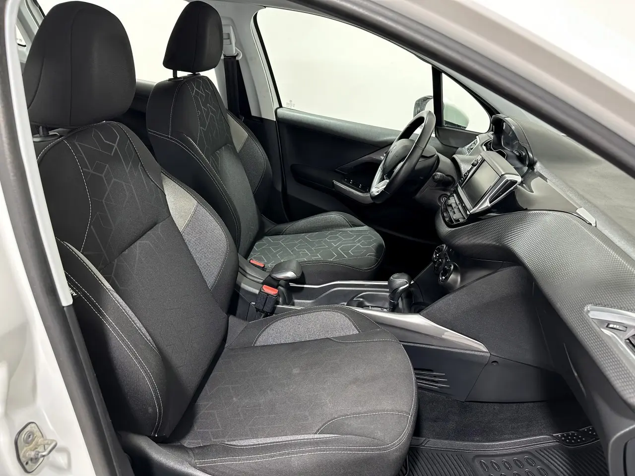 https://cdn.autoq.gr/websites/koilakos.gr/images/vehicles/1374/21224.jpg