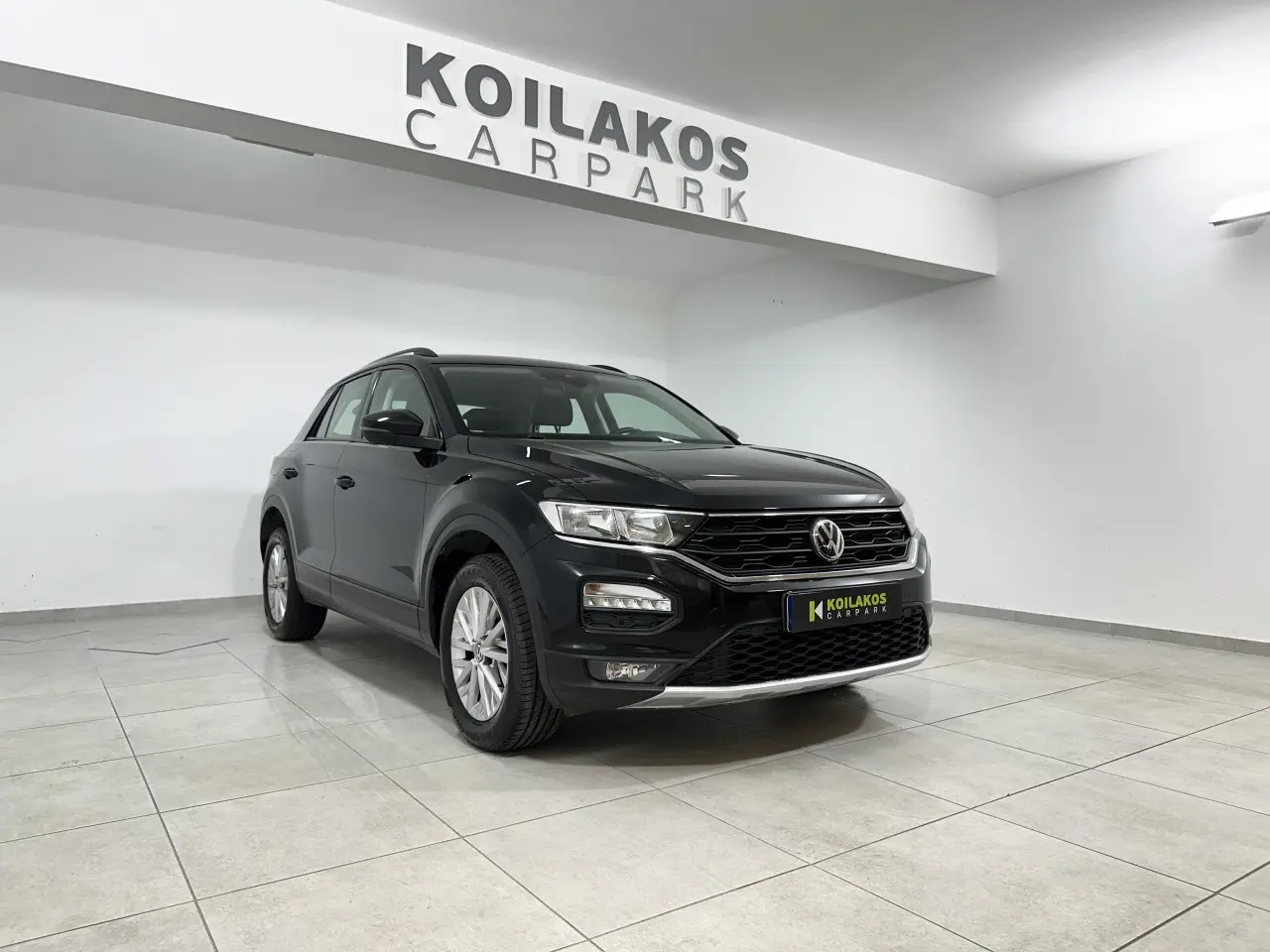 Volkswagen T-Roc - View 2