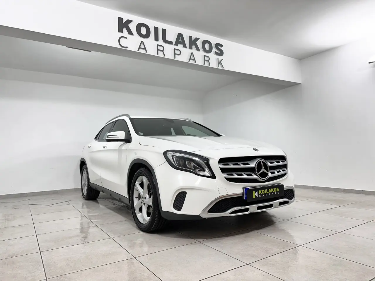 Mercedes-Benz GLA - View 2