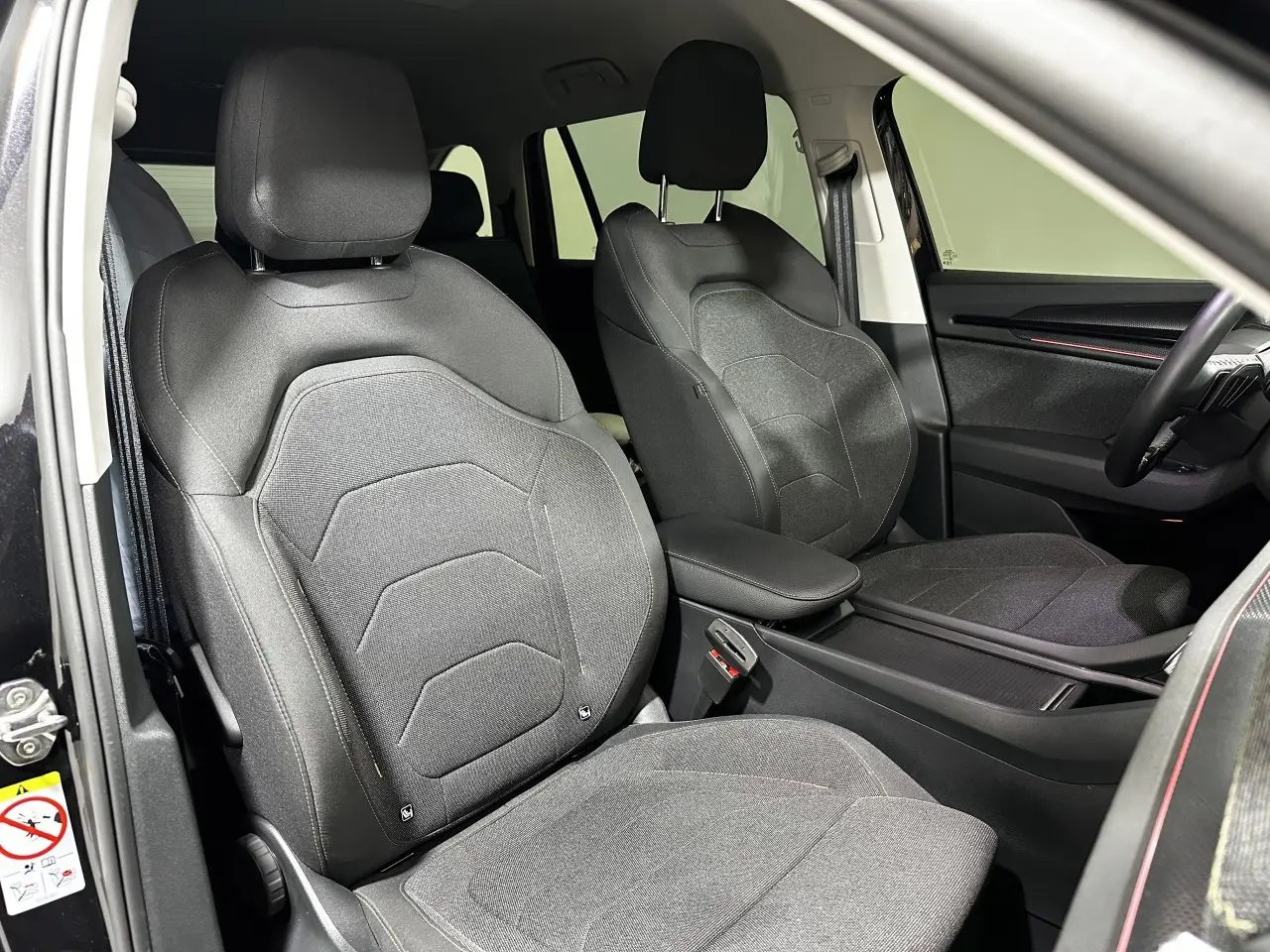 https://cdn.autoq.gr/websites/koilakos.gr/images/vehicles/1640/26248.jpg