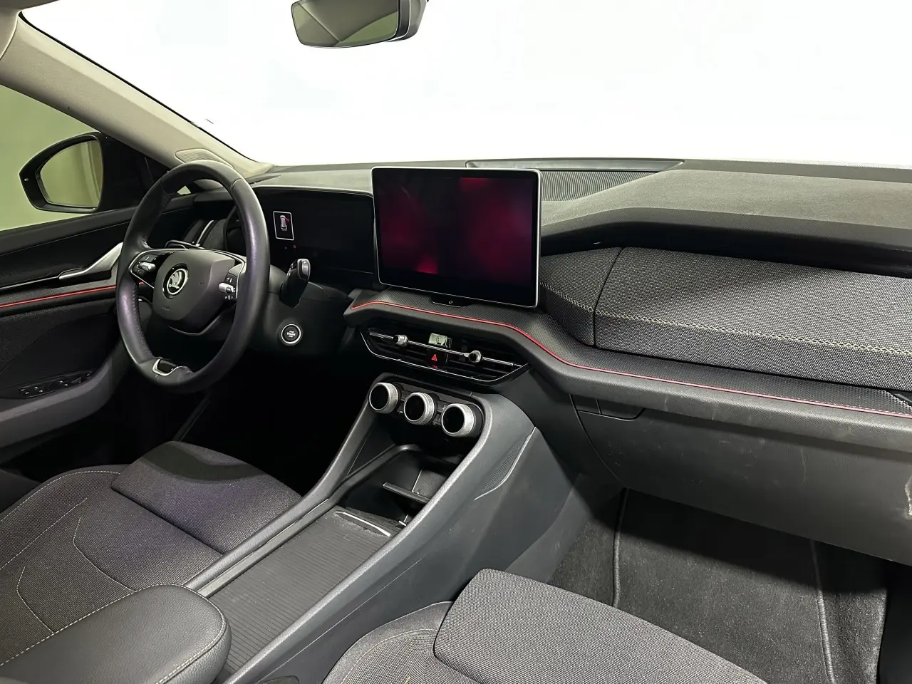 https://cdn.autoq.gr/websites/koilakos.gr/images/vehicles/1640/26266.jpg