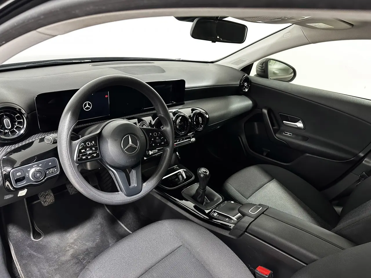 https://cdn.autoq.gr/websites/koilakos.gr/images/vehicles/1663/26488.jpg