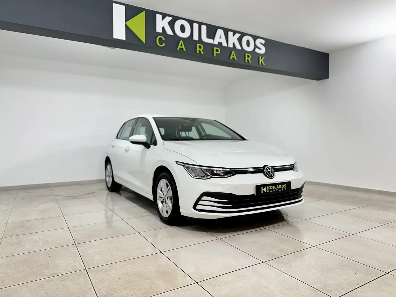 Volkswagen Golf - View 2