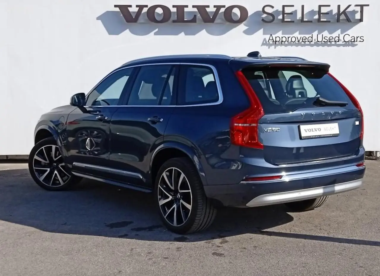 Volvo XC90 - View 2