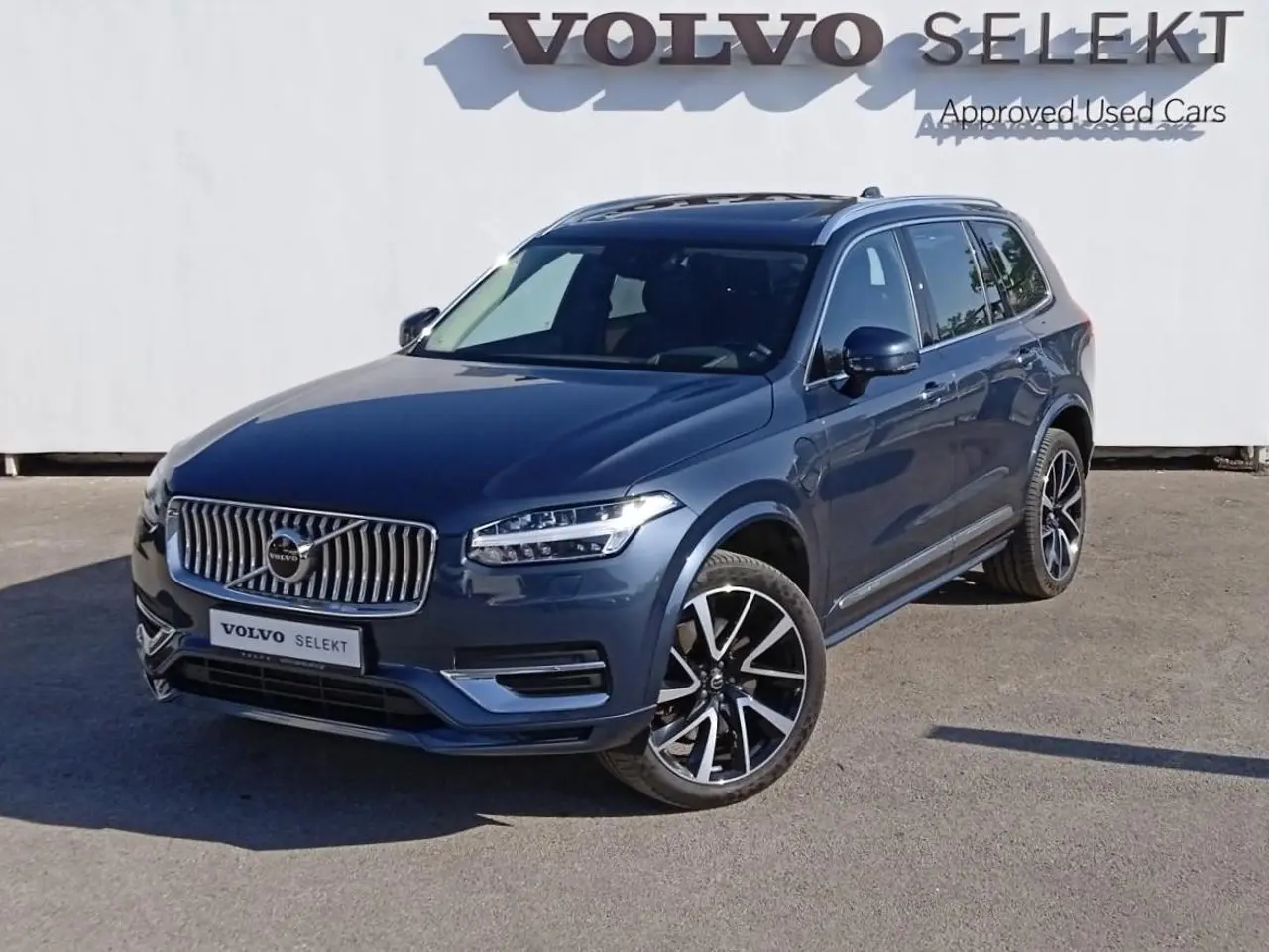 Volvo XC90 - View 1