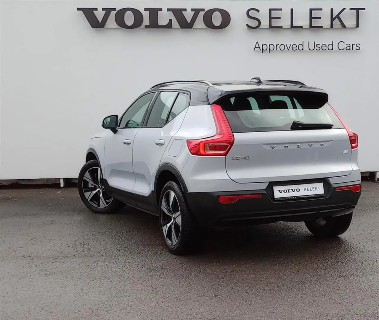 Volvo XC40 - View 2