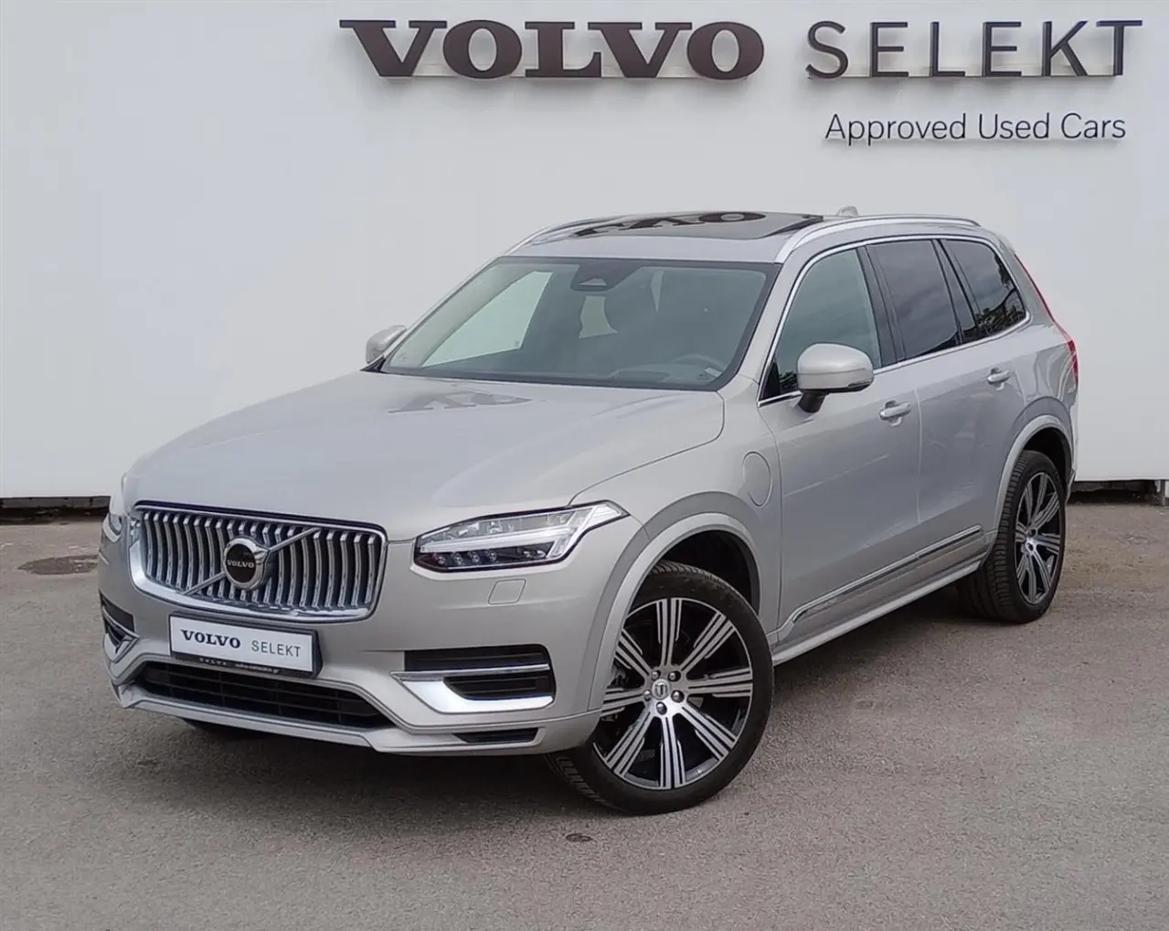 Volvo XC90 - View 1
