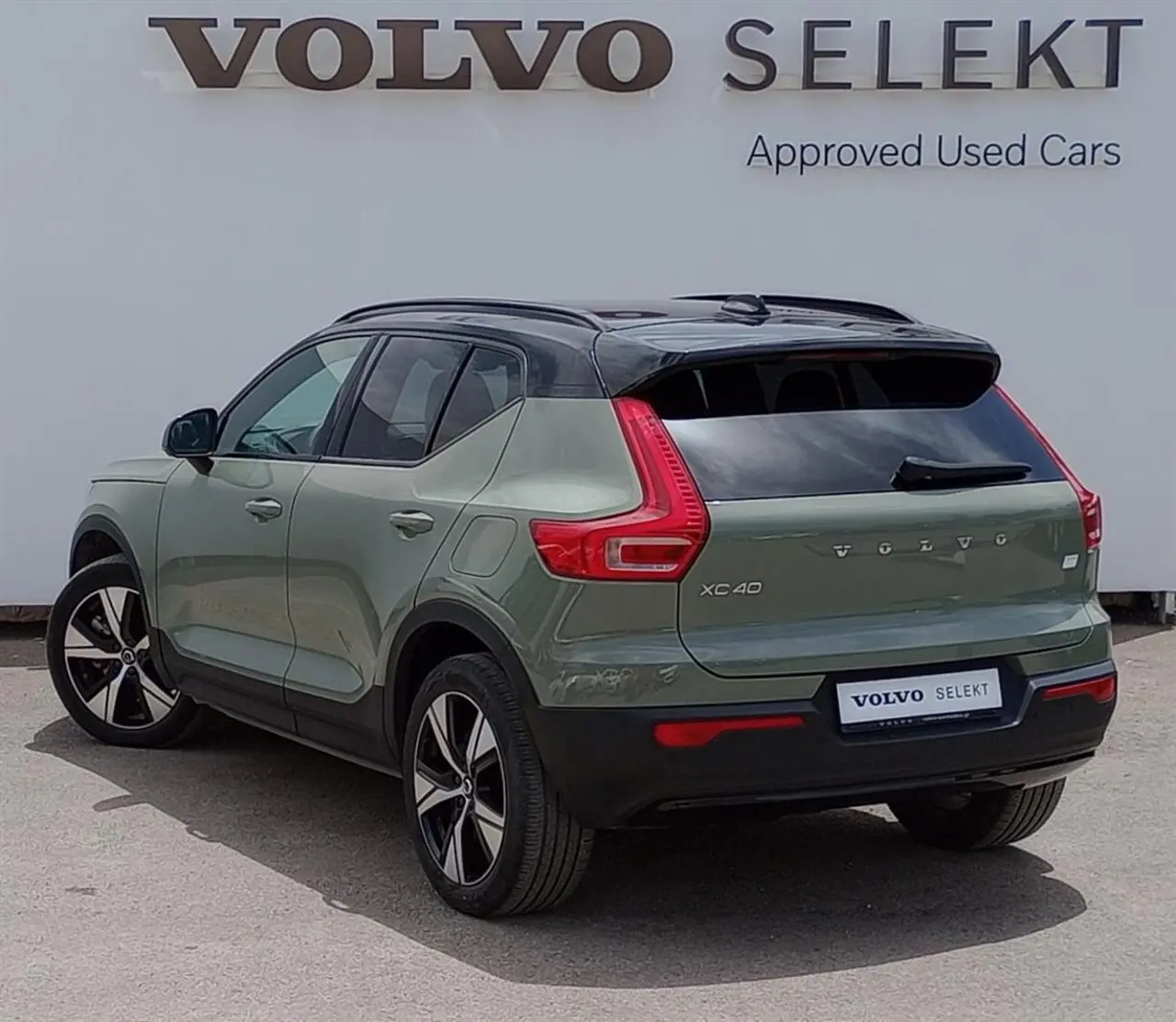 Volvo XC40 - View 2