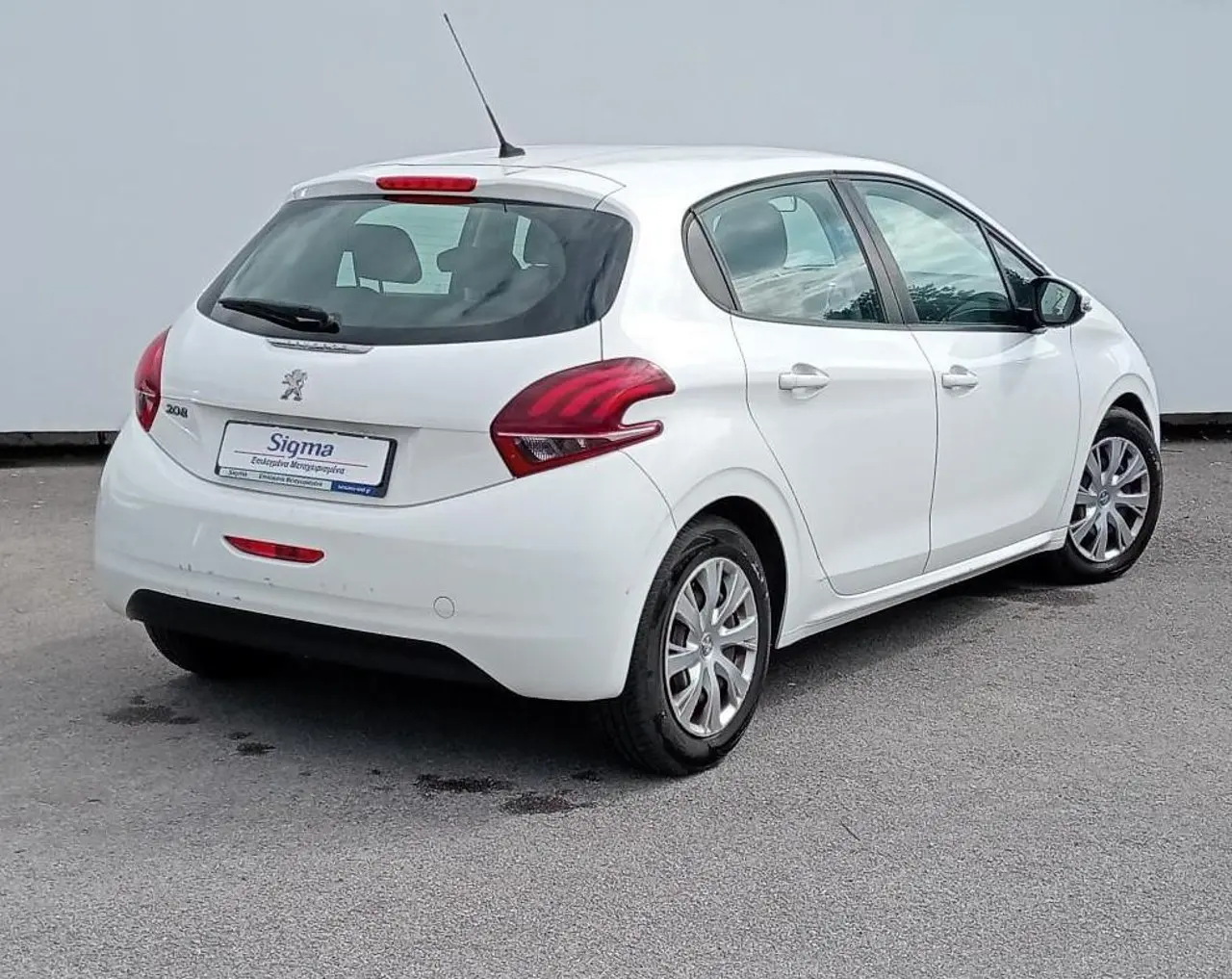 Peugeot 208 - View 2