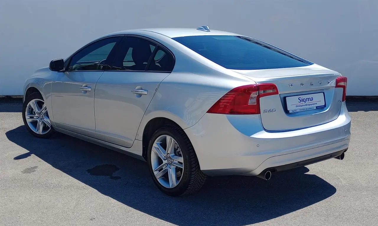 Volvo S60 - View 2