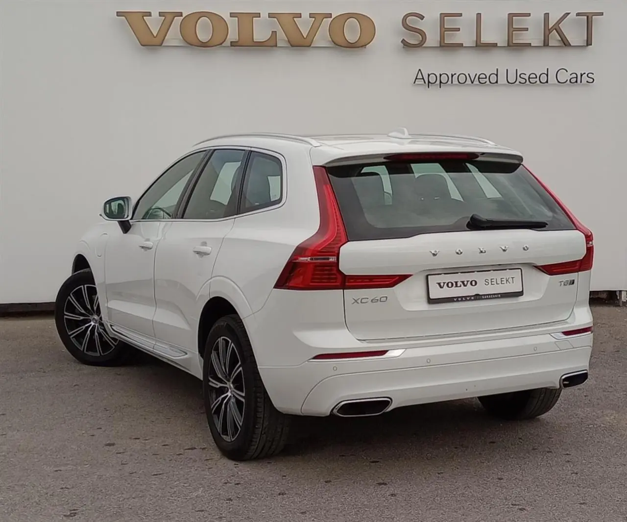 Volvo XC60 - View 2