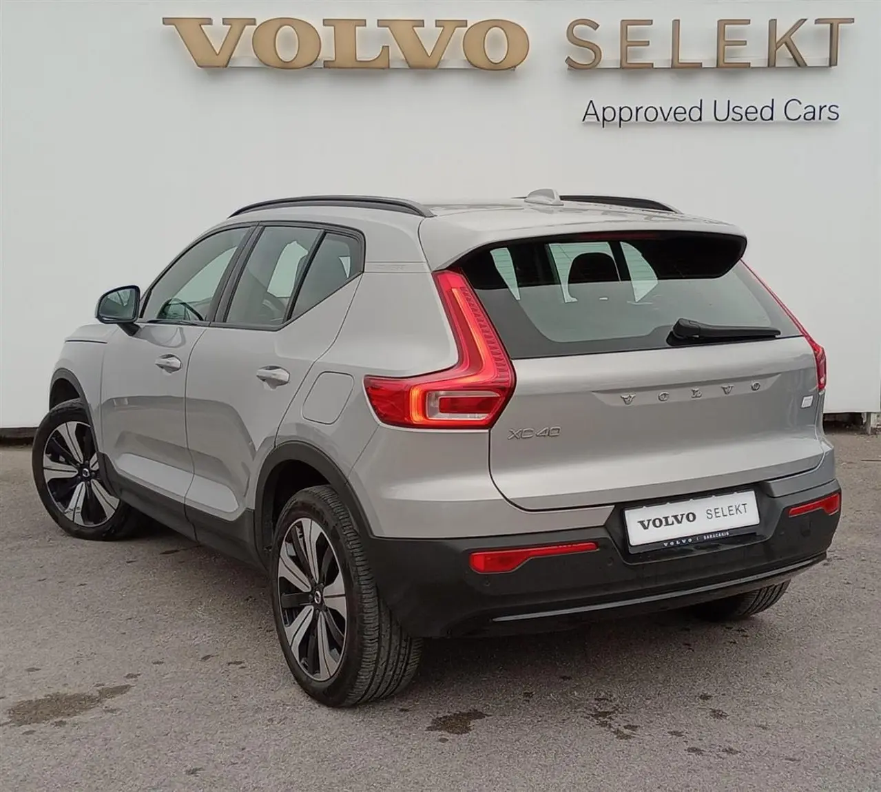 Volvo XC40 - View 2