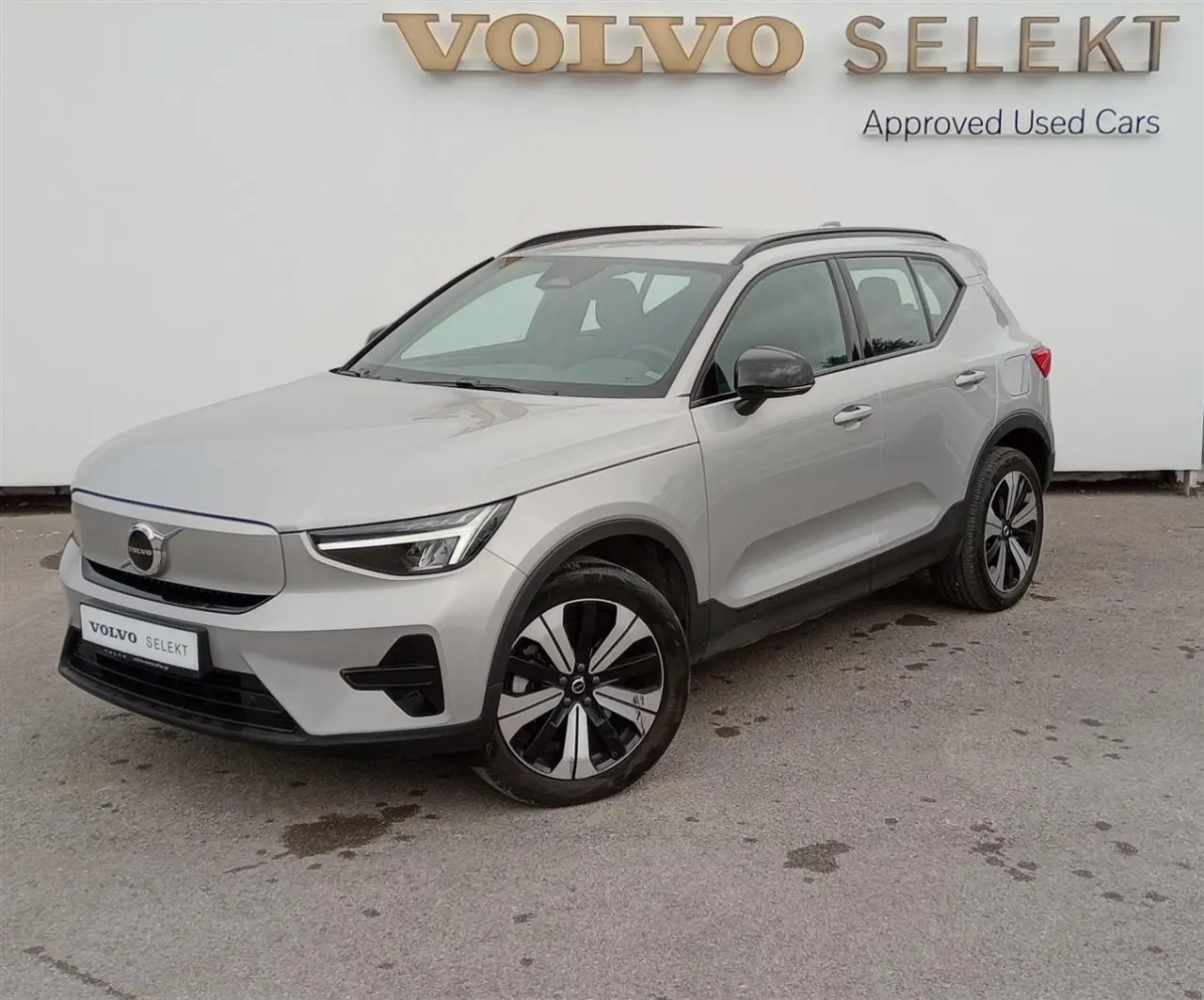 Volvo XC40 - View 1