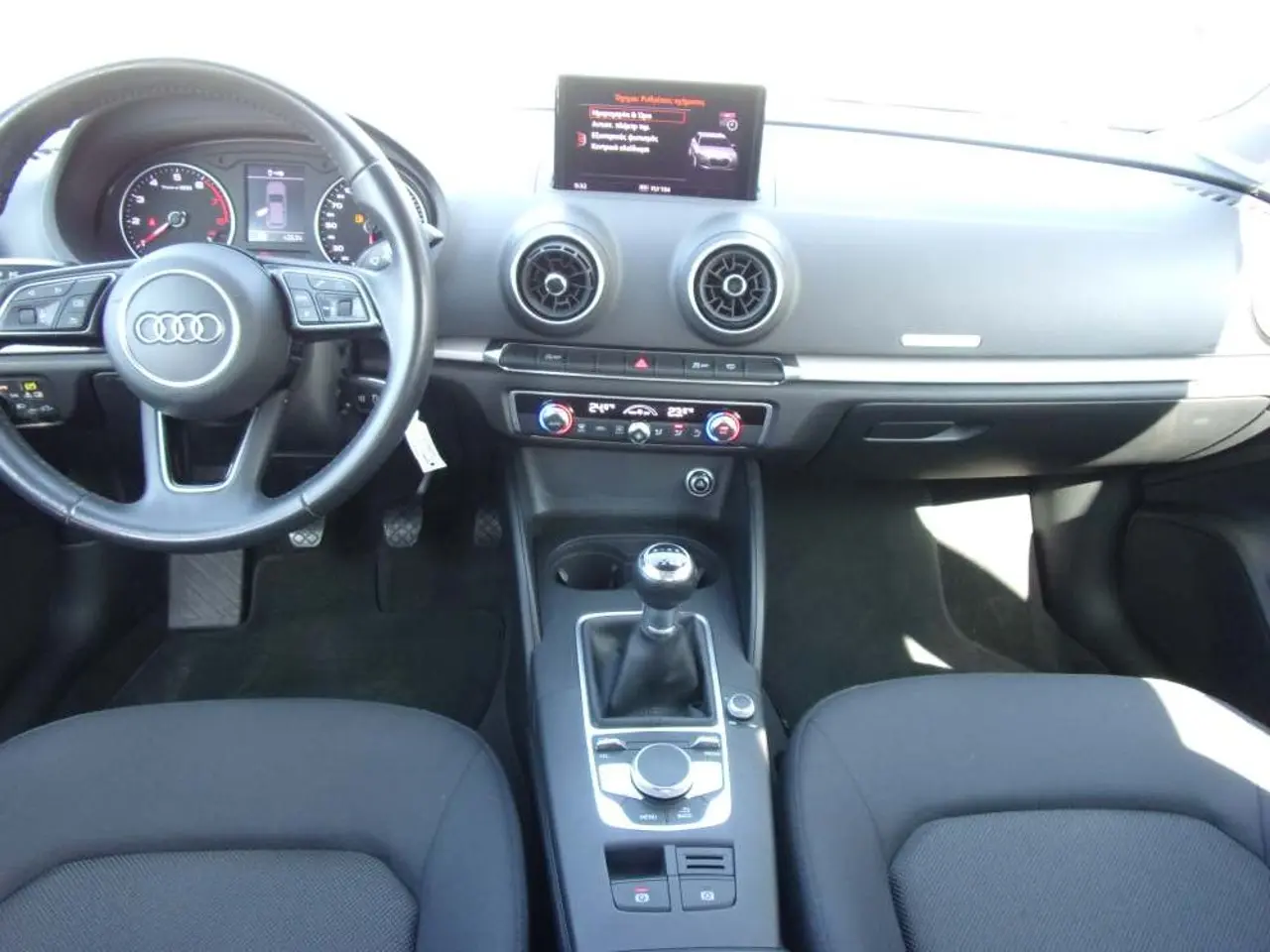 https://cdn.autoq.gr/websites/stock-center.gr/images/vehicles/audi-a3-5-xronia-eggyisi-10tfsi-comfort-mple-2018/audi-a-3-10.jpg