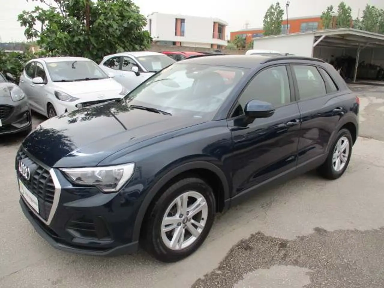 Audi Q3 - View 3