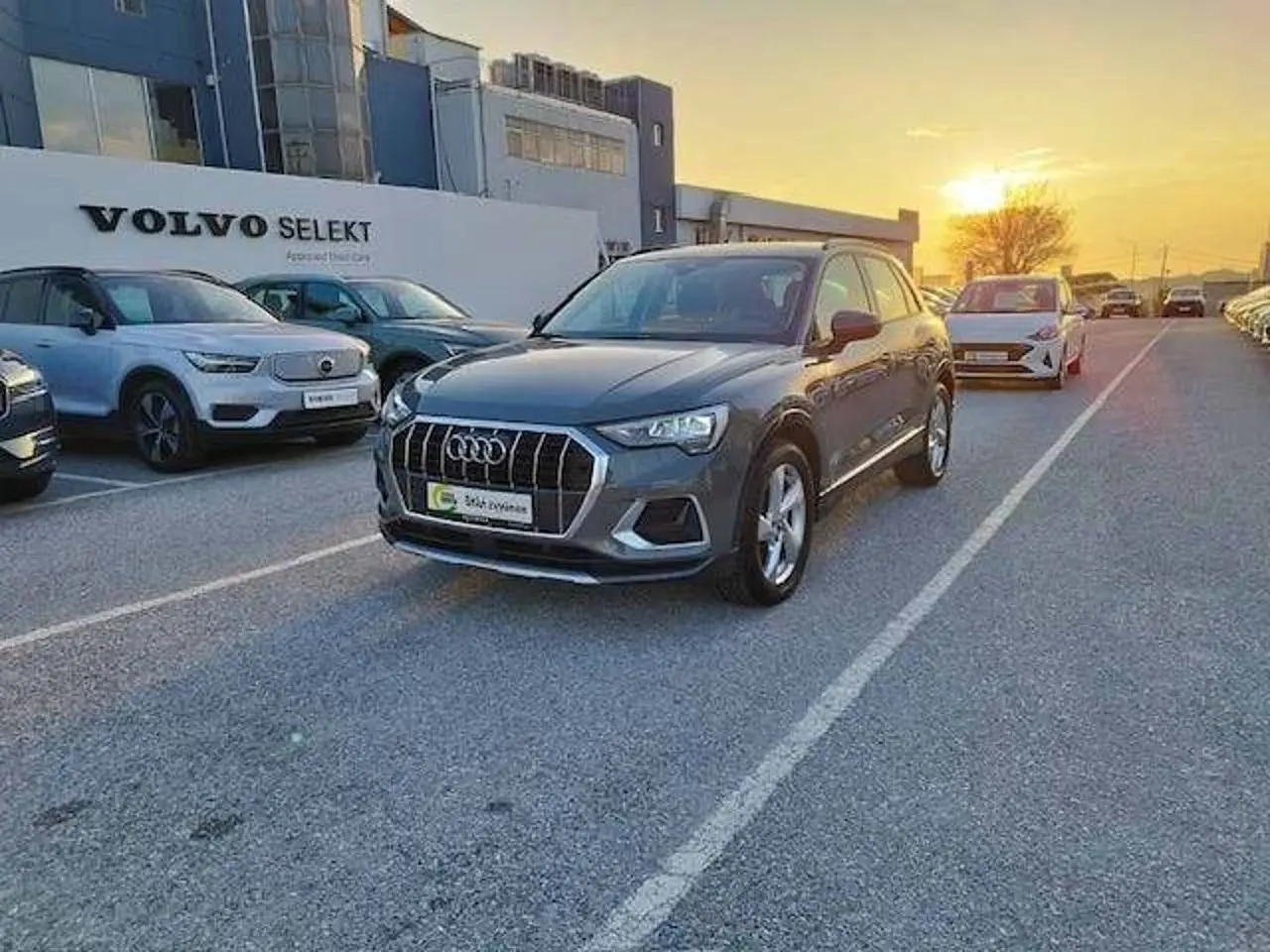 Audi Q3 - View 3