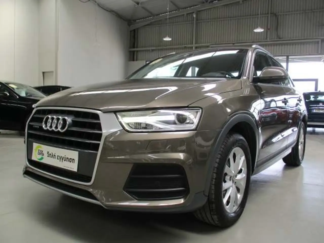 Audi Q3 - View 3