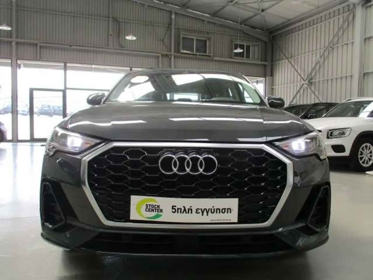 Audi Q3 - View 2