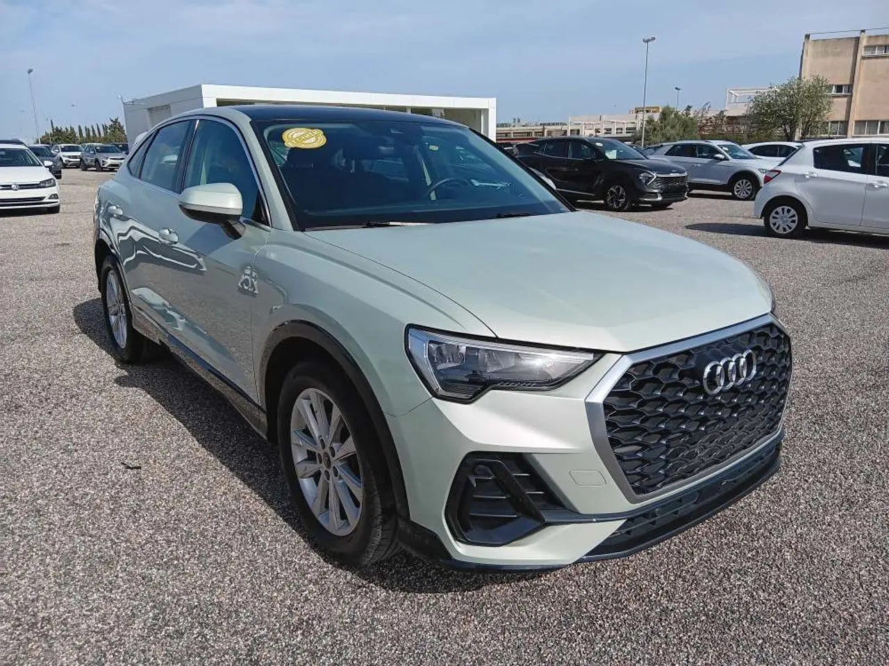 Audi Q3 - View 1