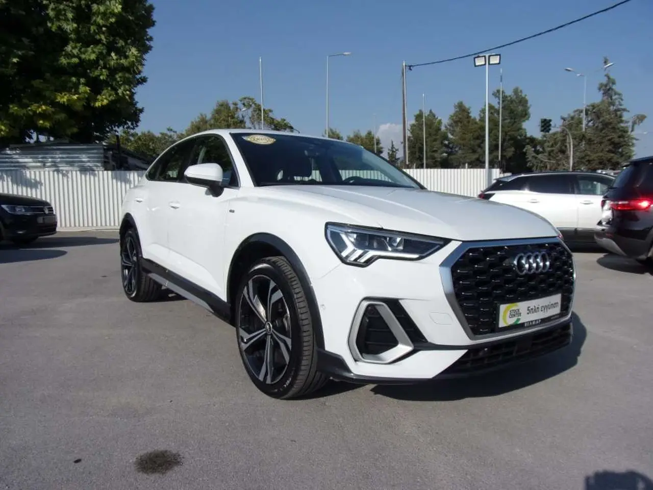 Audi Q3 - View 2