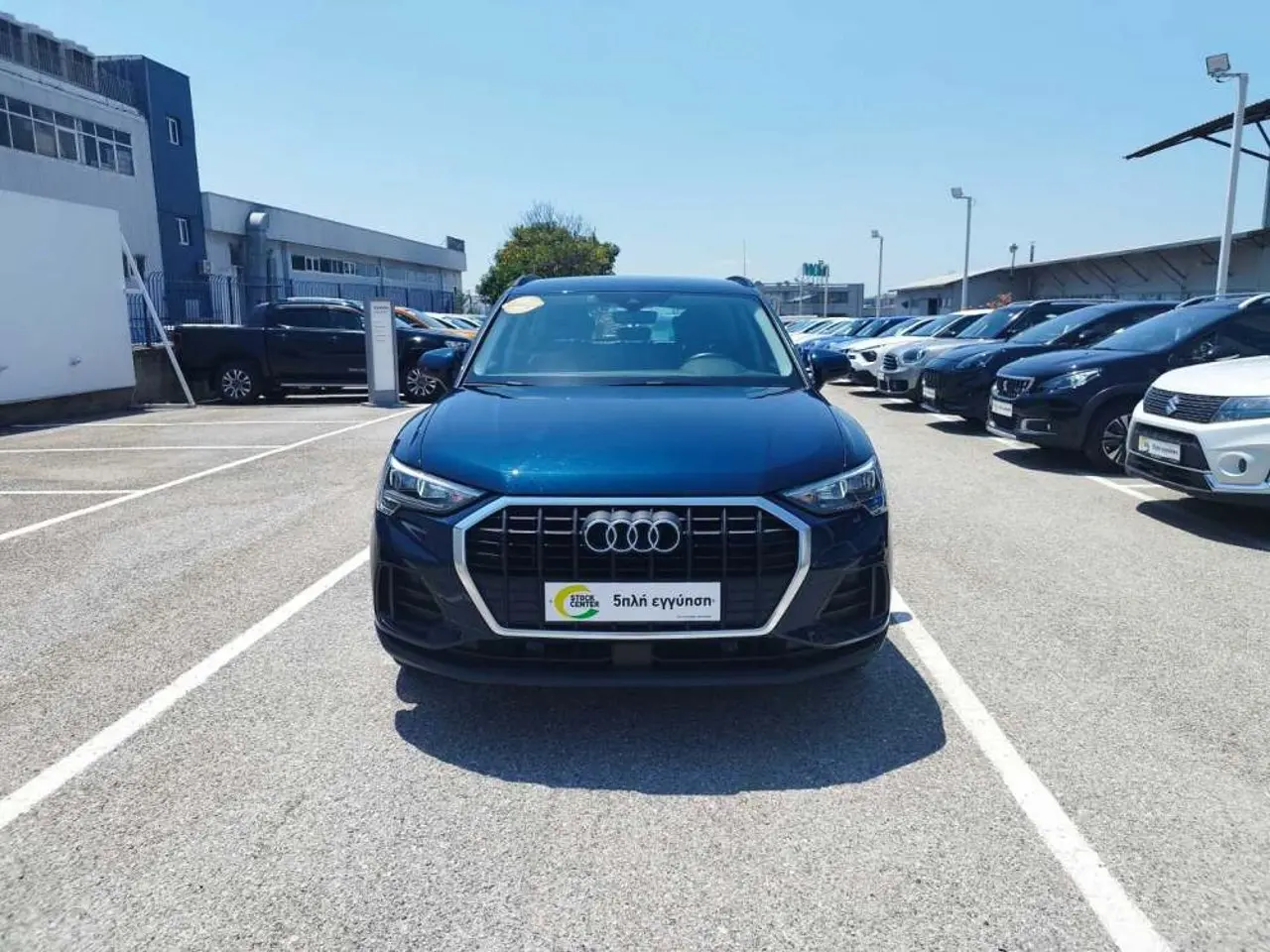 Audi Q3 - View 3