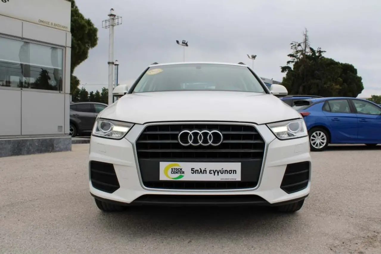Audi Q3 - View 2
