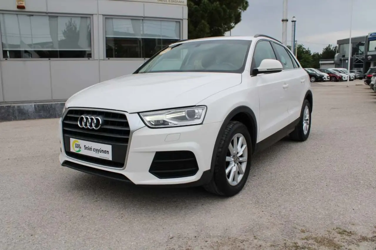 Audi Q3 - View 3