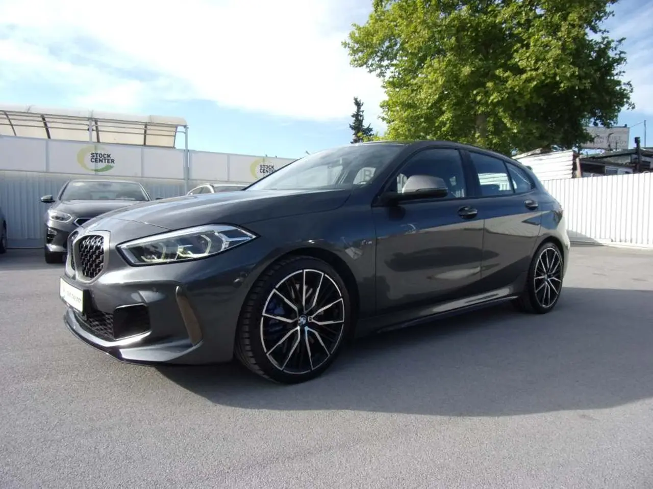 BMW i5 - View 3