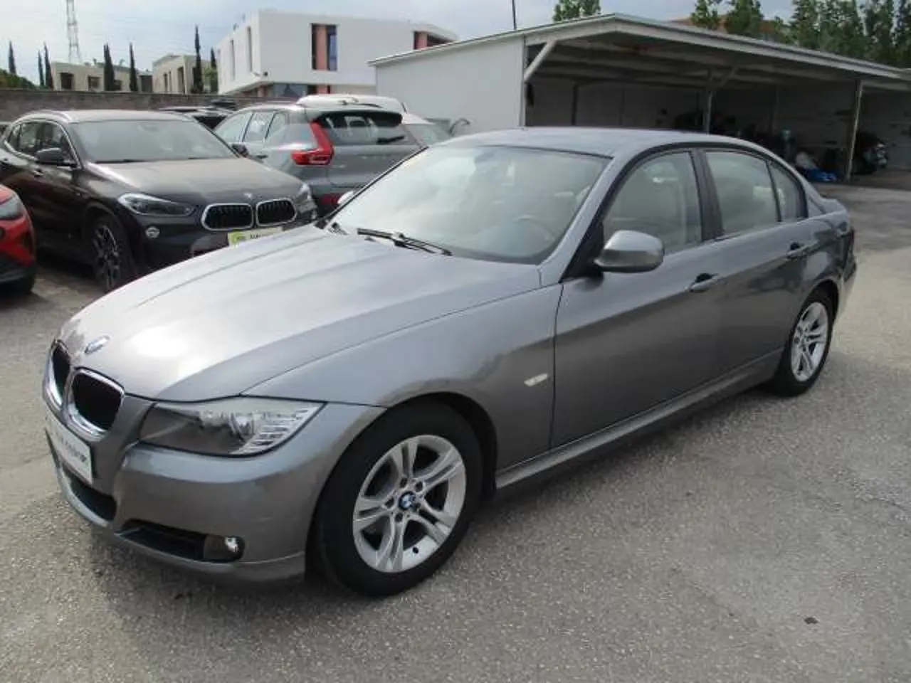 BMW 3 Series - View 3