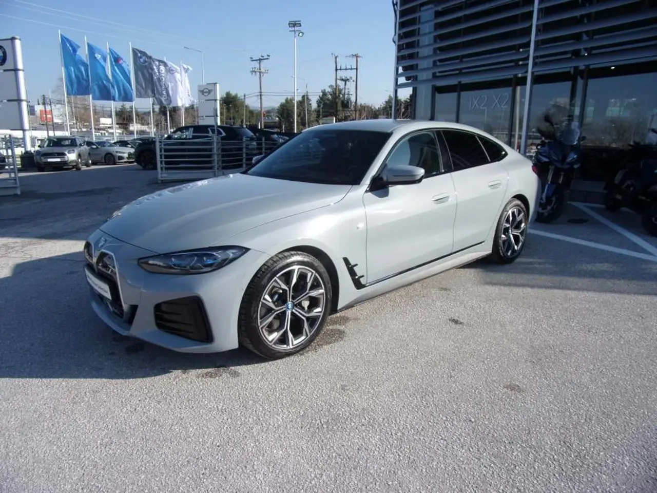BMW i4 - View 3