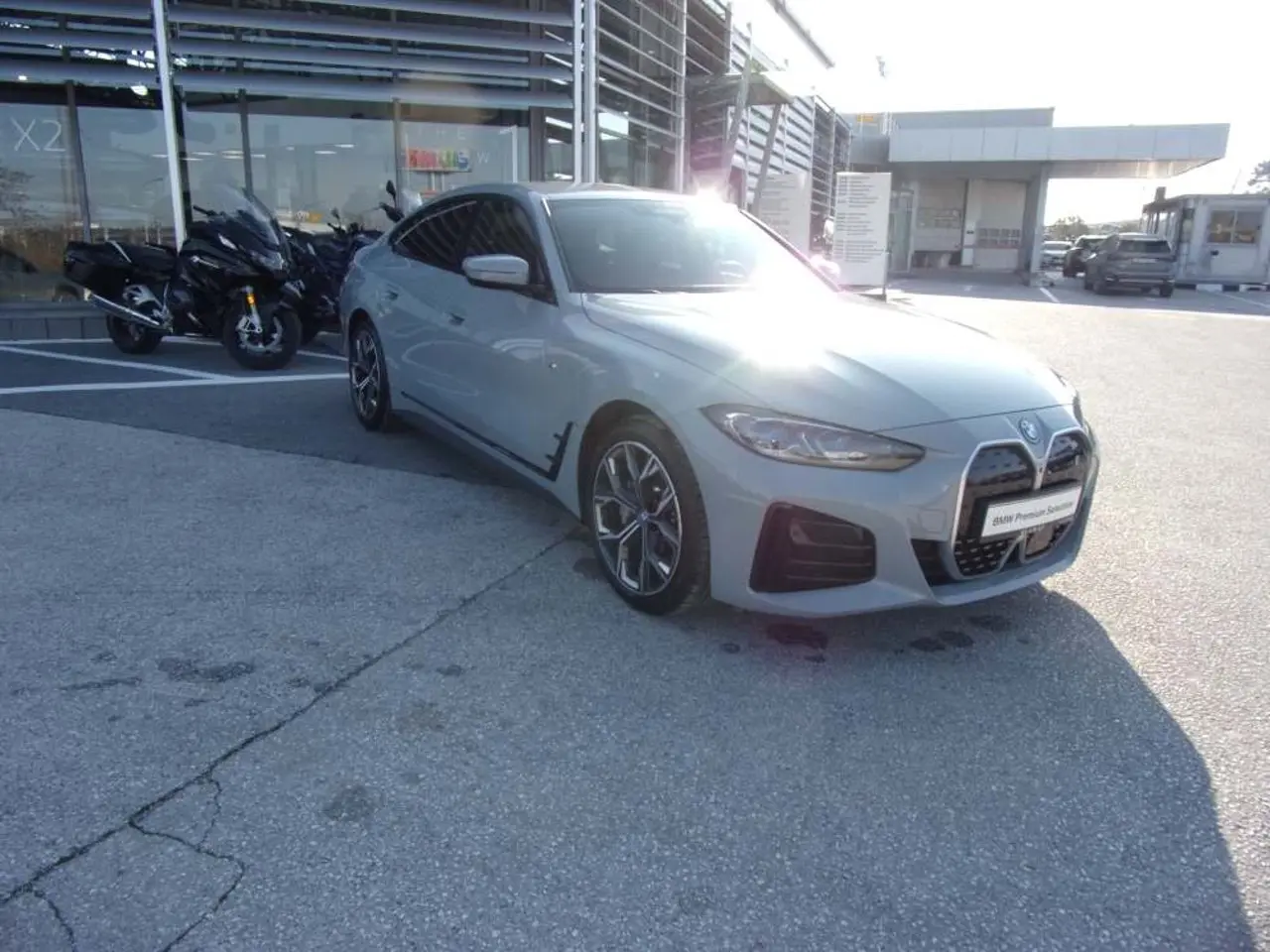 BMW i4 - View 1