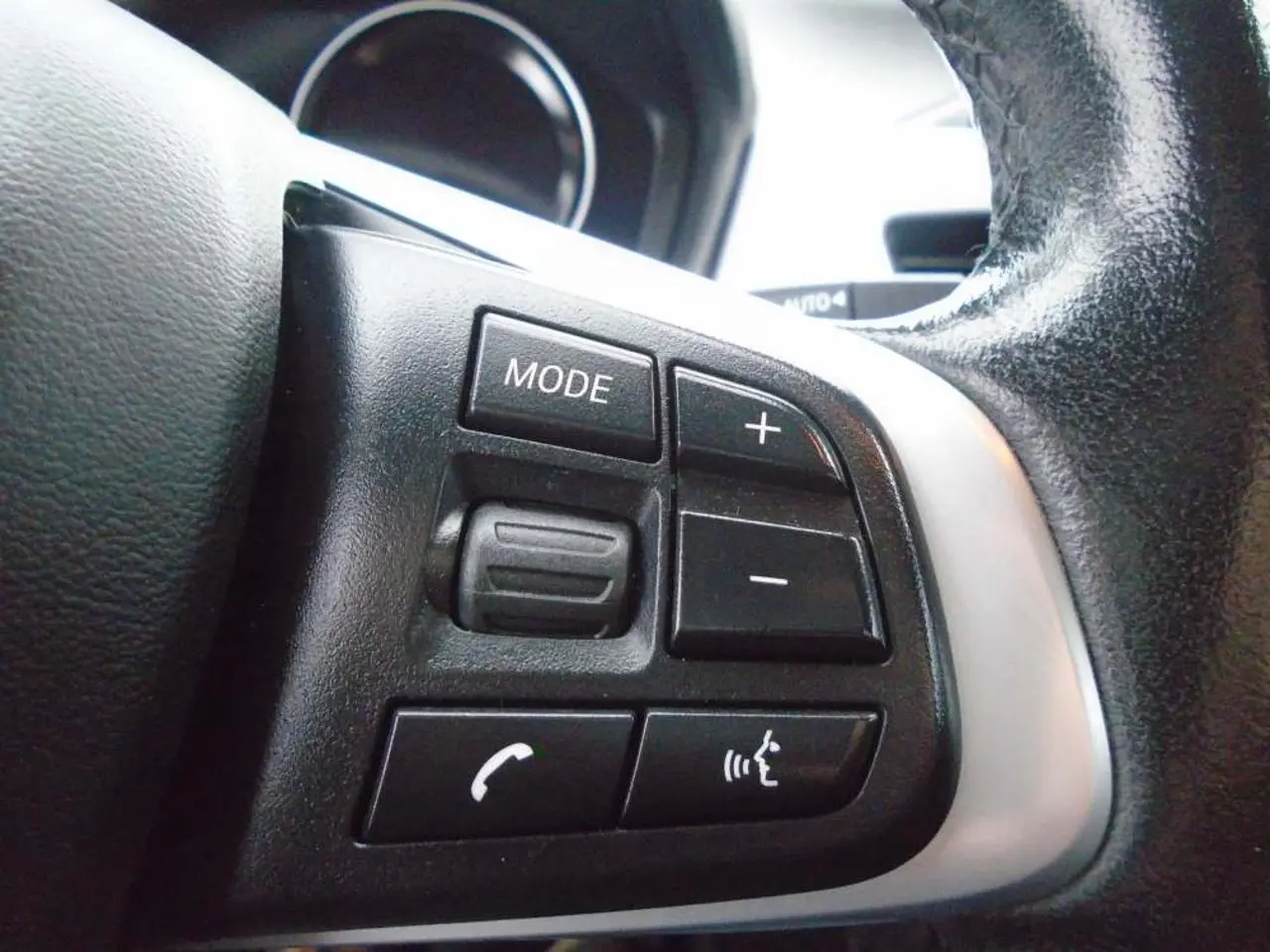 https://cdn.autoq.gr/websites/stock-center.gr/images/vehicles/bmw-x2-5-hronia-eggyisi-sdrive-18i-auto-hrysafi-2018/dsc09985.jpg