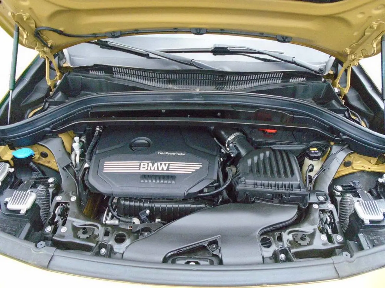 https://cdn.autoq.gr/websites/stock-center.gr/images/vehicles/bmw-x2-5-hronia-eggyisi-sdrive-18i-auto-hrysafi-2018/dsc09994.jpg