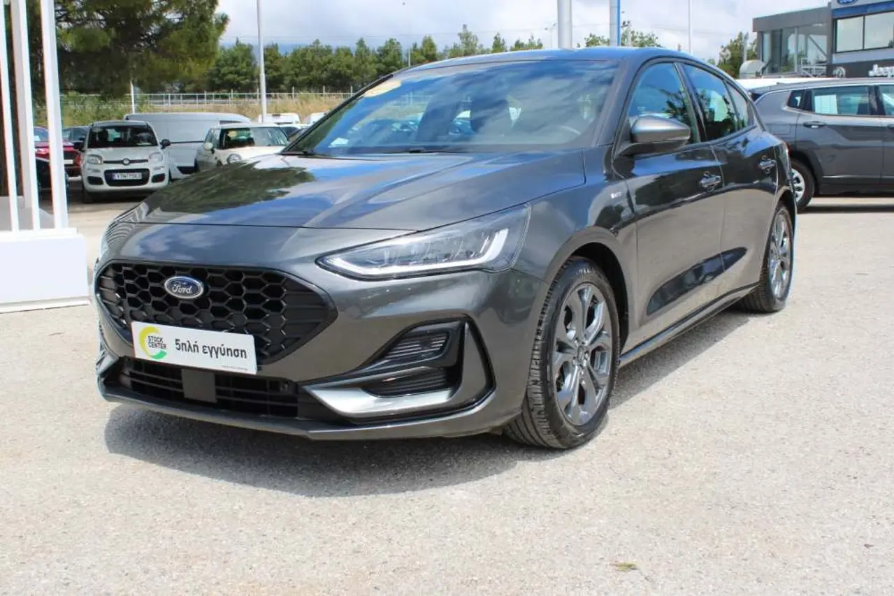 Ford Focus - View 3