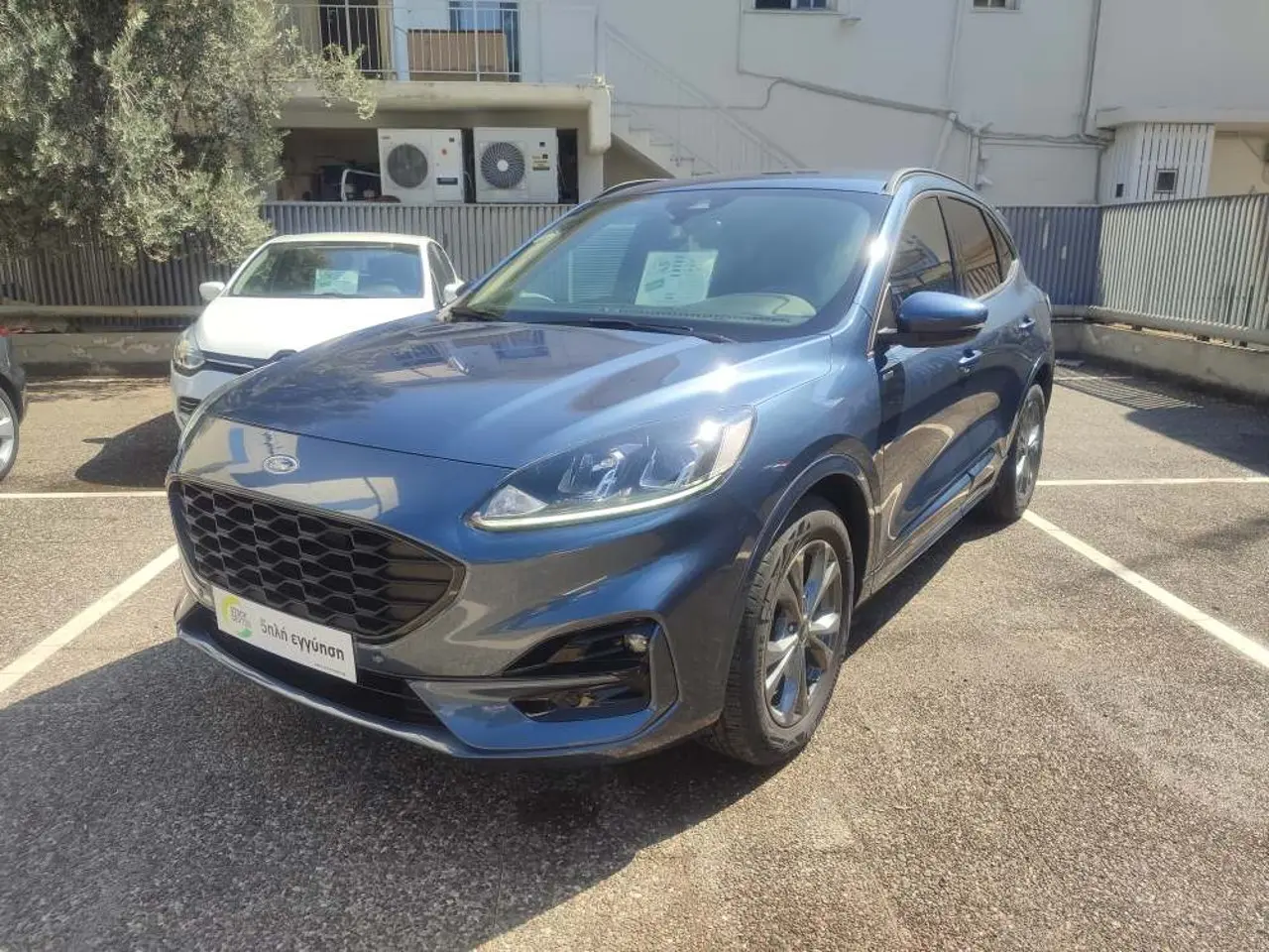 Ford Kuga - View 3