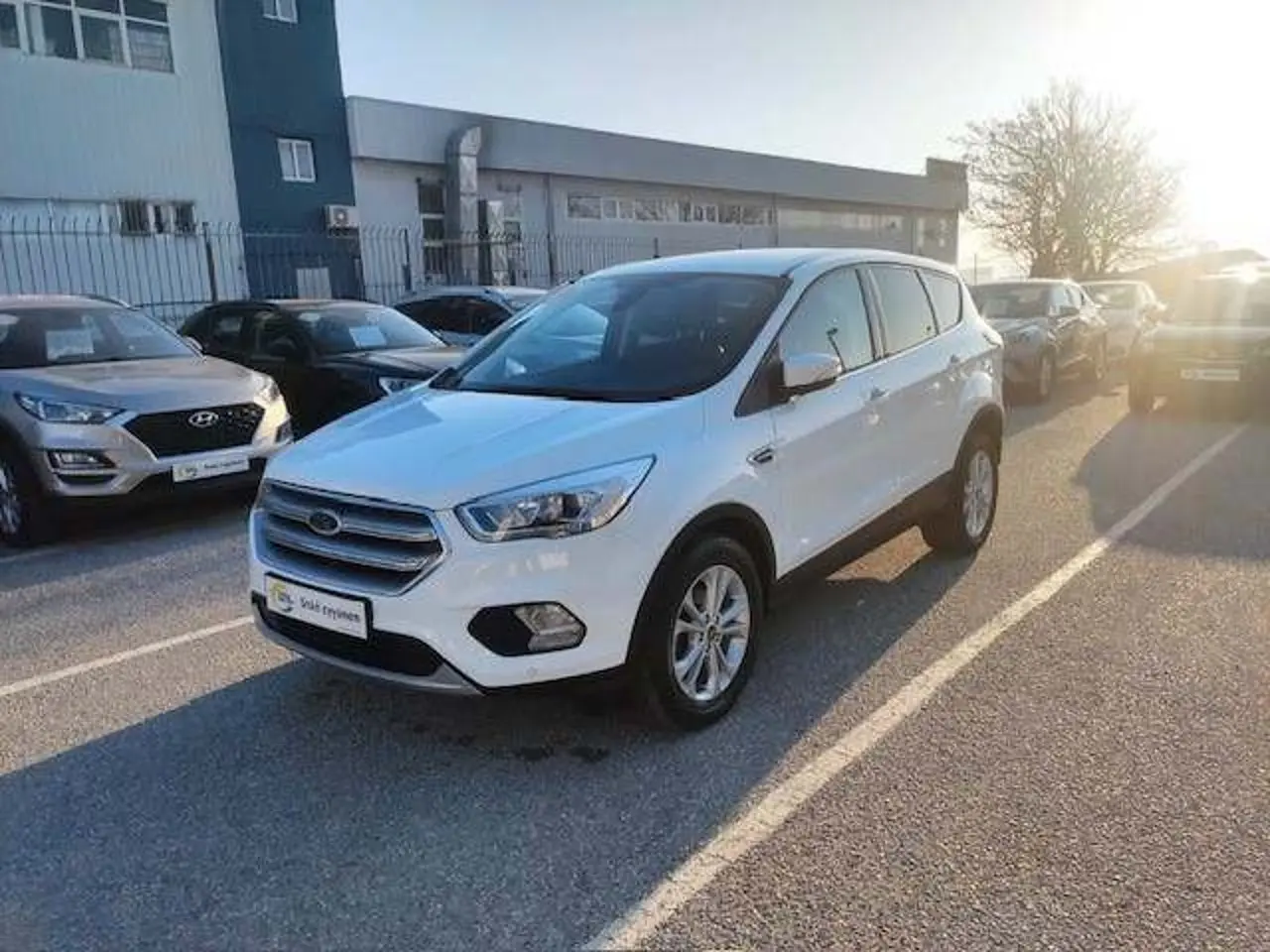 Ford Kuga - View 3