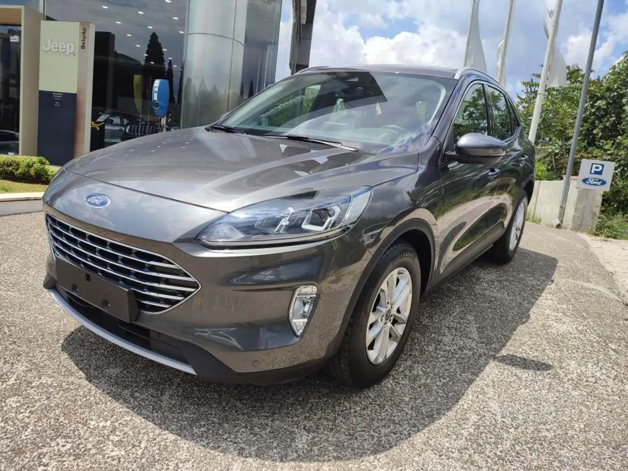 Ford Kuga - View 3