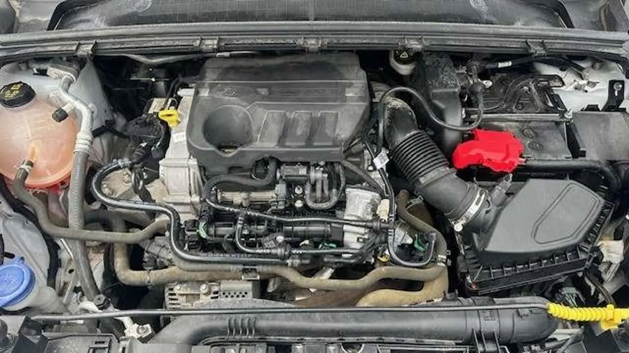 https://cdn.autoq.gr/websites/stock-center.gr/images/vehicles/ford-puma-5-hronia-eggyisi-puma-l-ecoboost-hybrid-125hp-st-10-hybrid-petrol-aspro/20_16.jpg