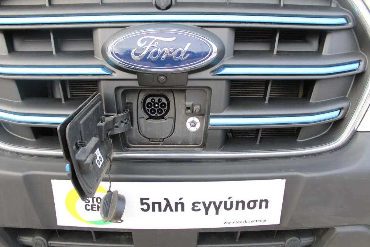Ford GT - View 3