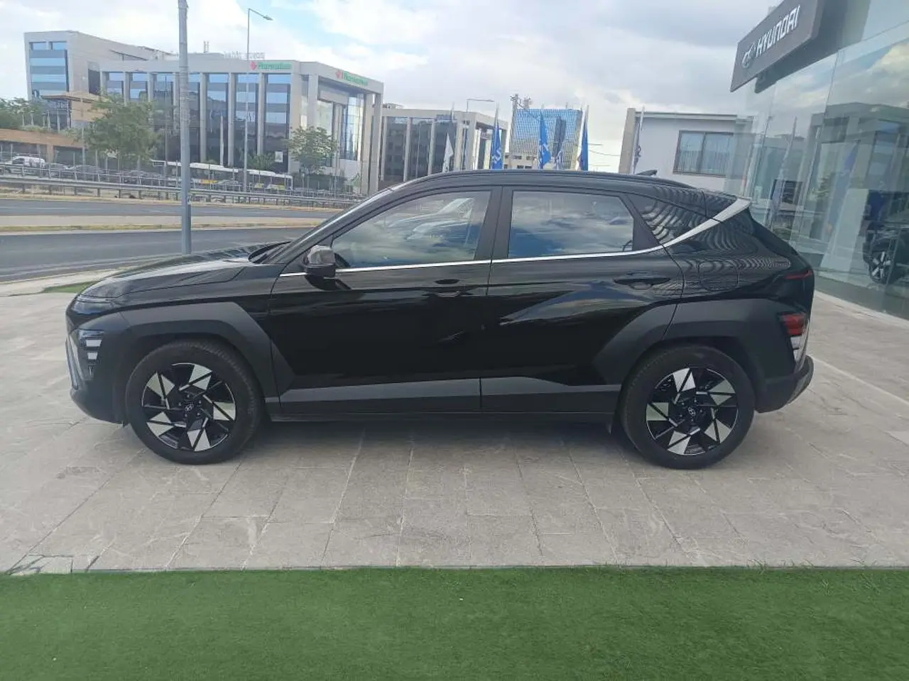 Hyundai Kona - View 2