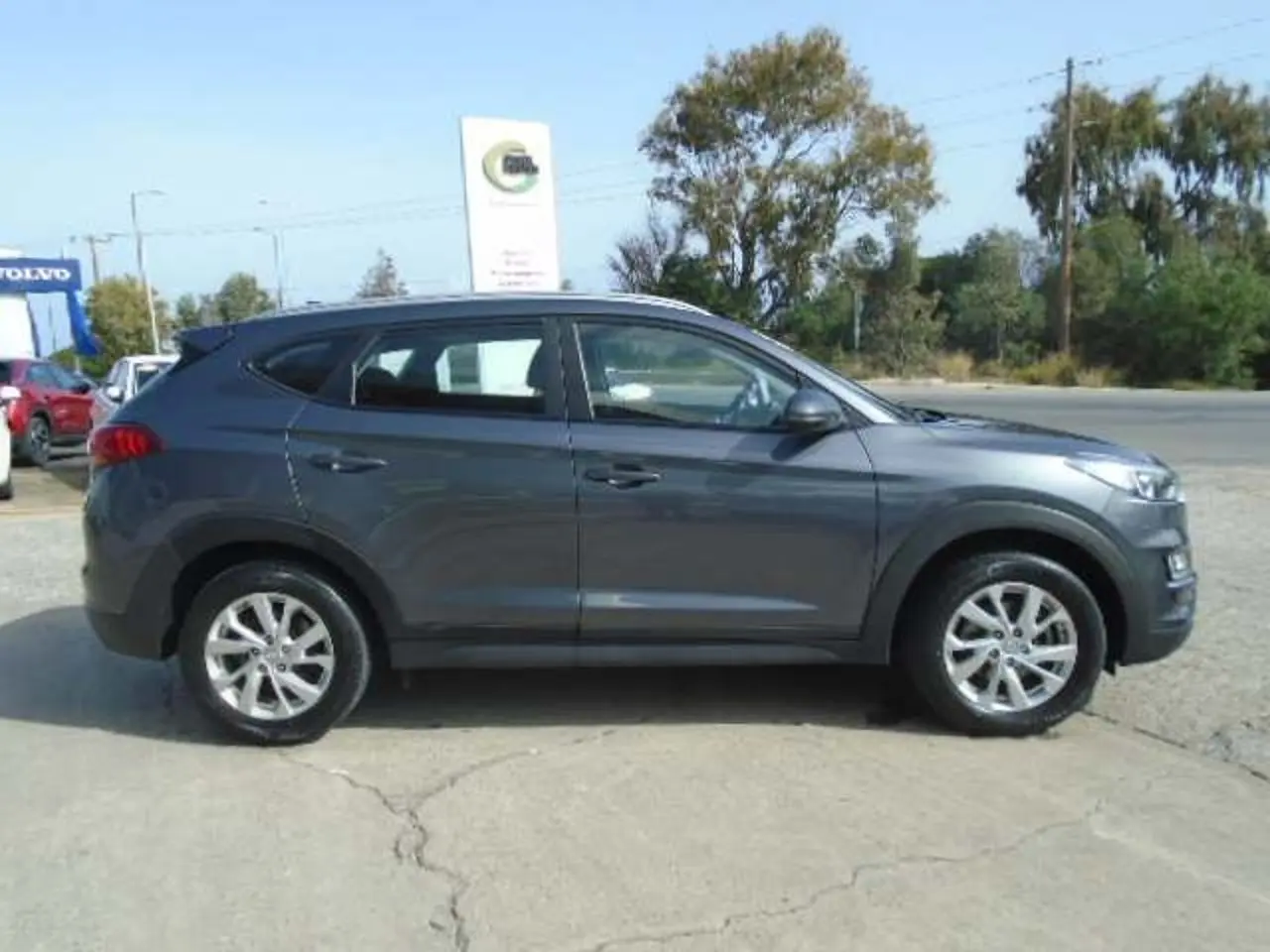 Hyundai Tucson - View 2