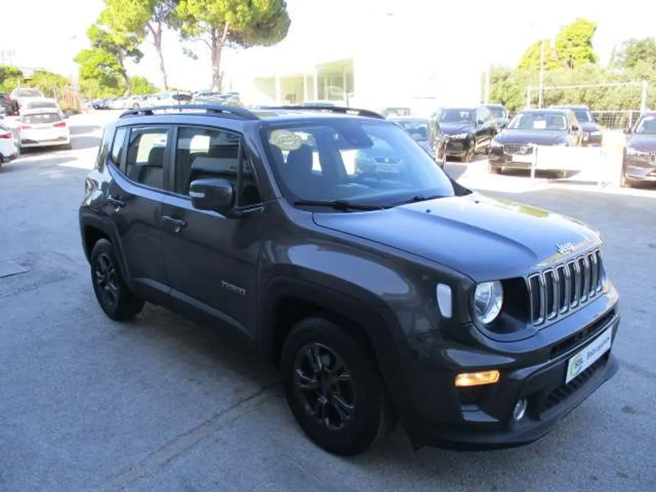 Jeep Renegade - View 2