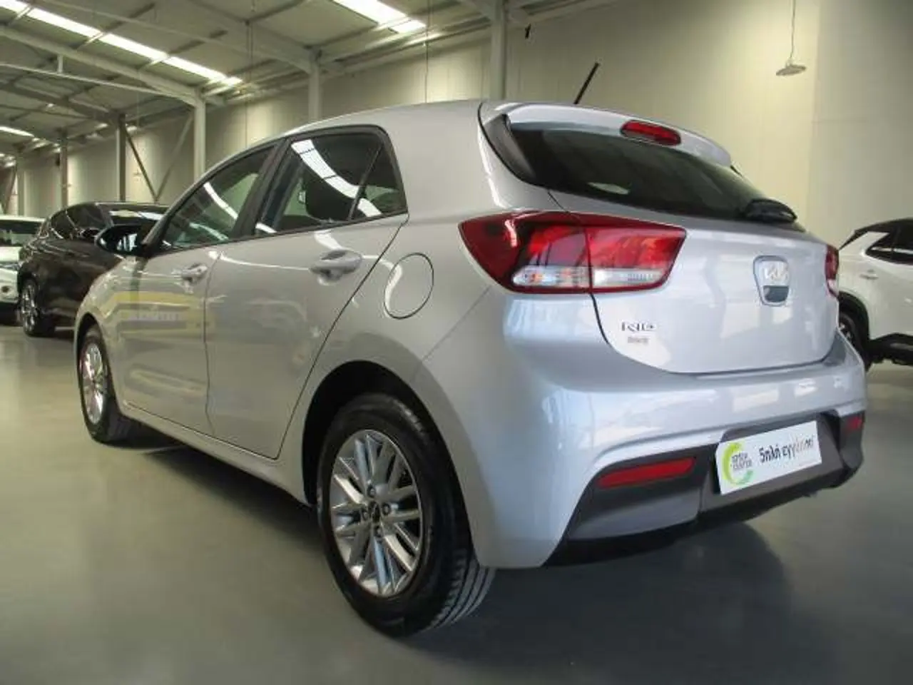 https://cdn.autoq.gr/websites/stock-center.gr/images/vehicles/kia-rio-5-hronia-eggyisi-instyle-gkri-2023/img_9084.jpg